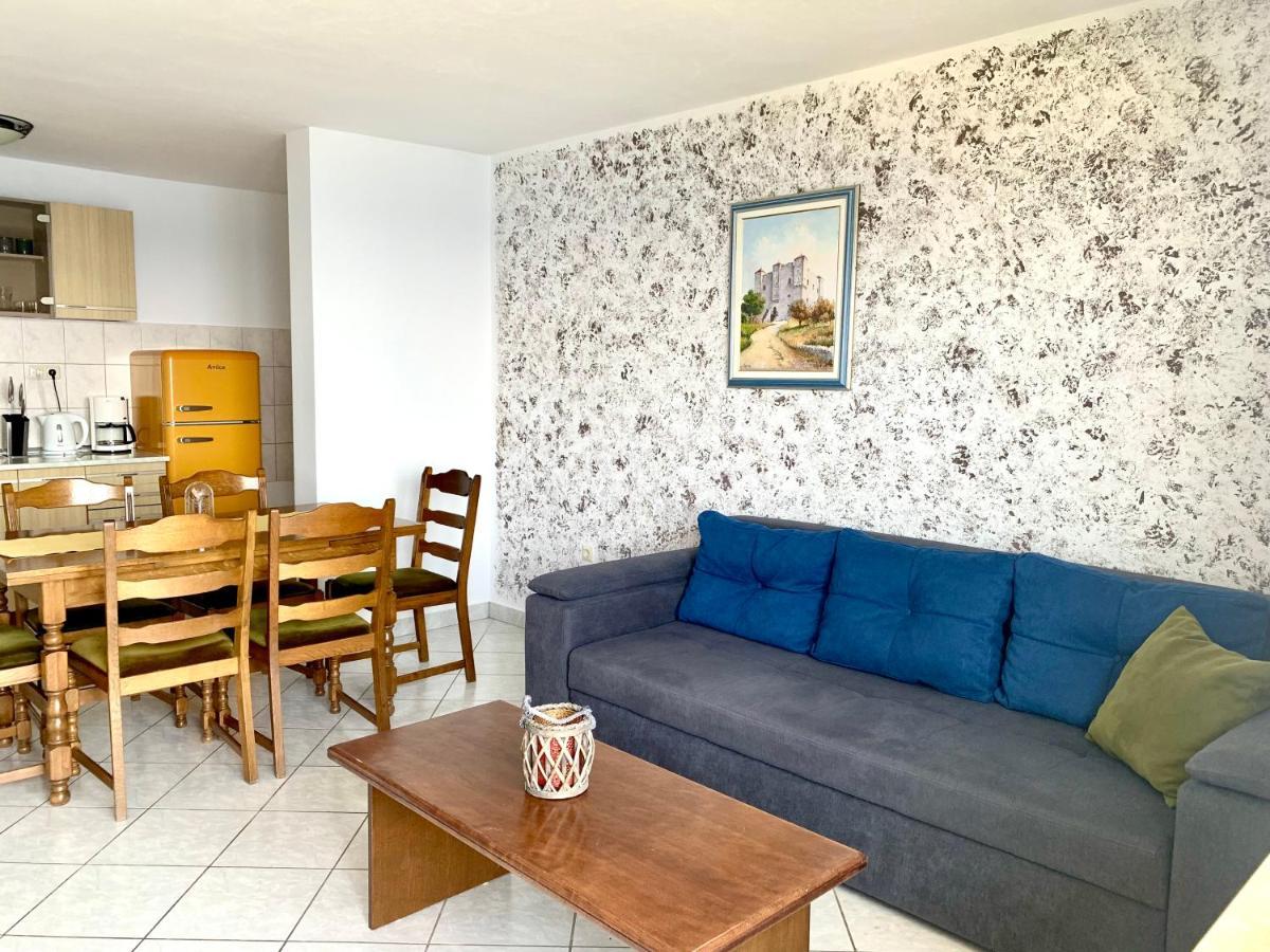 Apartment Ferias Senj  Esterno foto